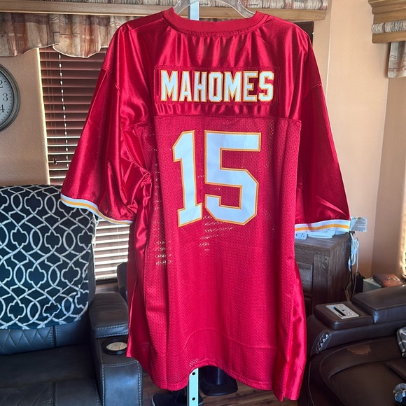 Mahomes Jersey - Picture 1 of 4